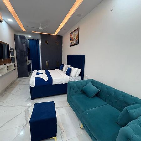 Pacific Inn Eco Central Gurgaon Zewnętrze zdjęcie