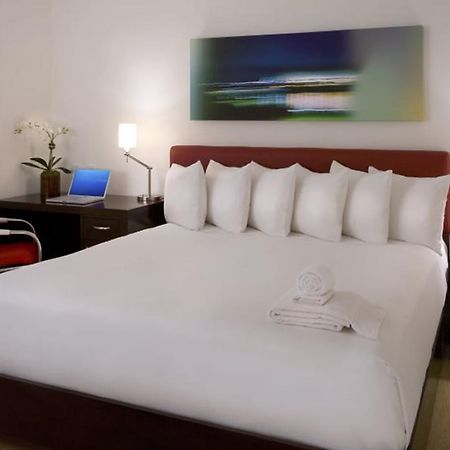Pacific Inn Eco Central Gurgaon Zewnętrze zdjęcie