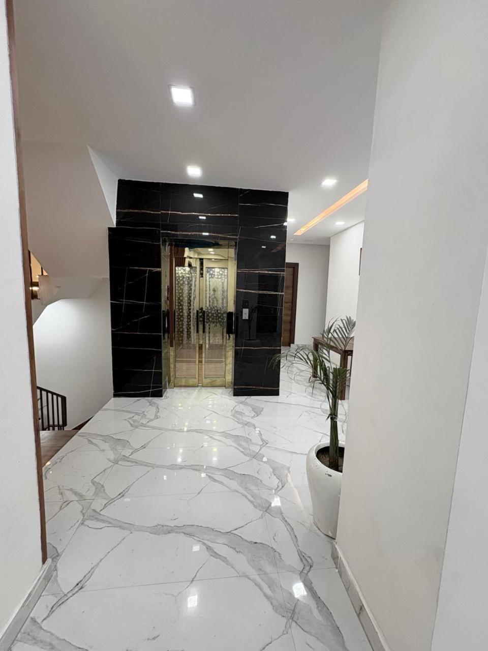 Pacific Inn Eco Central Gurgaon Zewnętrze zdjęcie