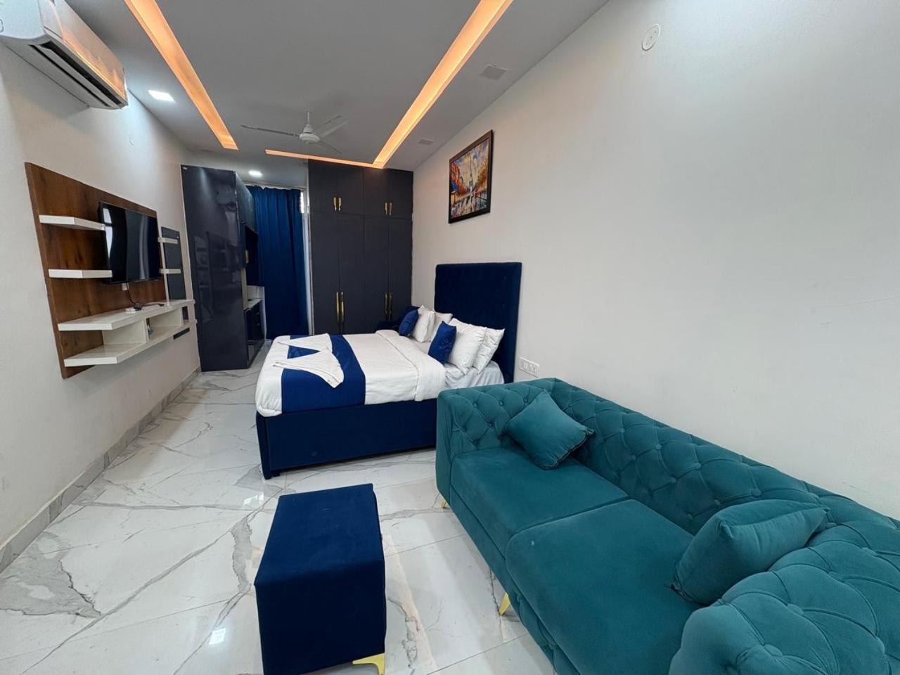 Pacific Inn Eco Central Gurgaon Zewnętrze zdjęcie