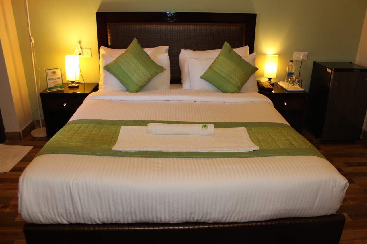Pacific Inn Eco Central Gurgaon Zewnętrze zdjęcie