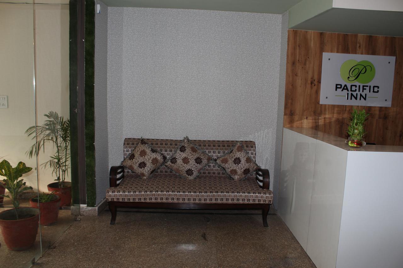 Pacific Inn Eco Central Gurgaon Zewnętrze zdjęcie
