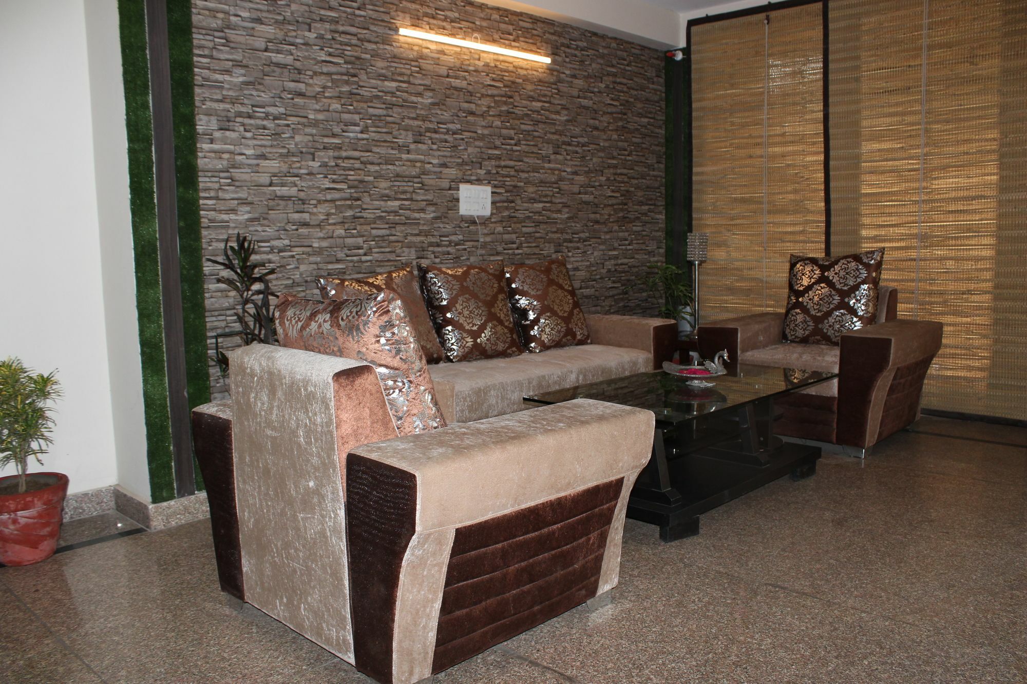 Pacific Inn Eco Central Gurgaon Zewnętrze zdjęcie